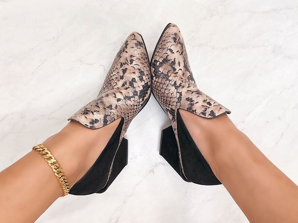 womens snakeprint pumps