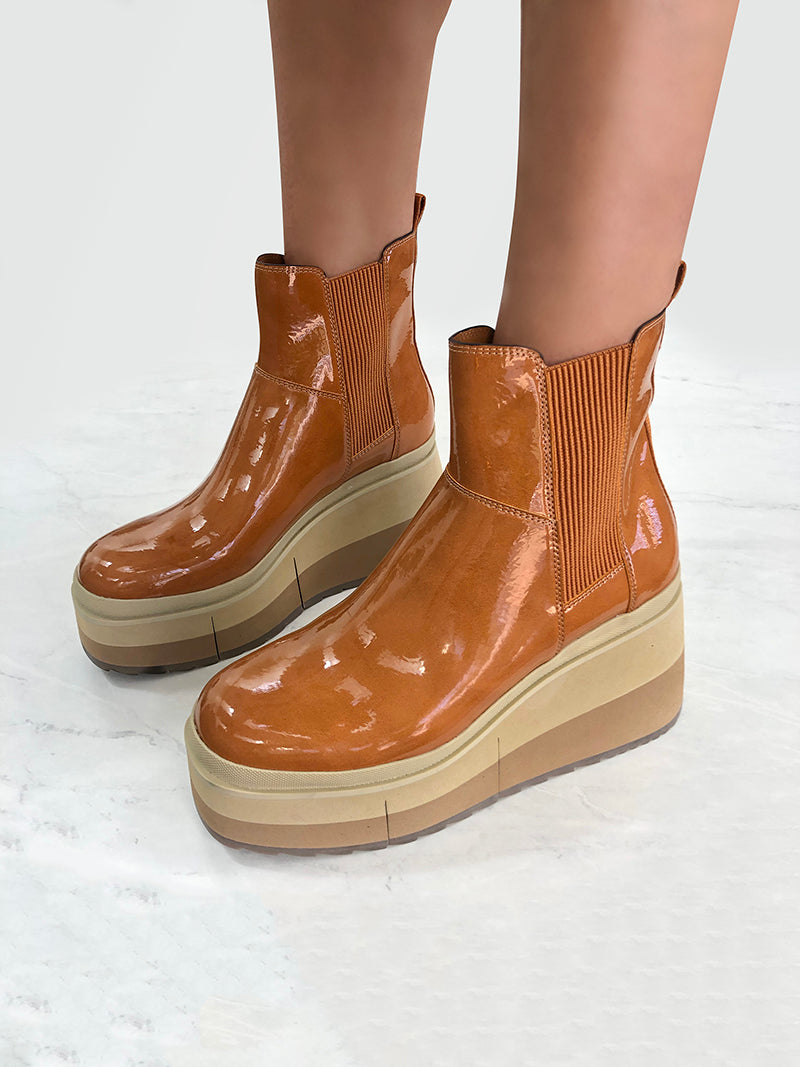 Guild platform chelsea boots in hazel 