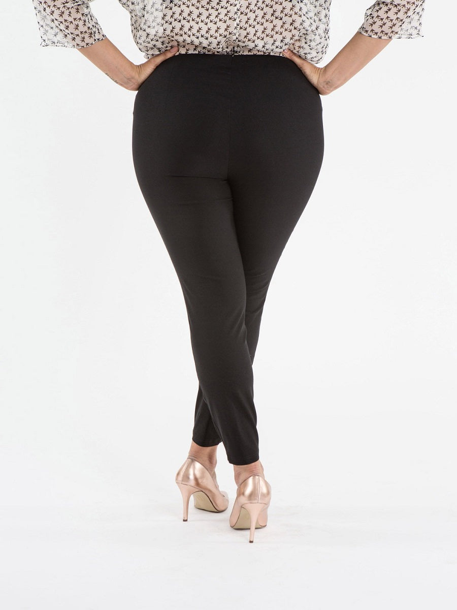 CREAM in large sizes | SIRI PANTS - black | Buy online at Les Soeurs Shop