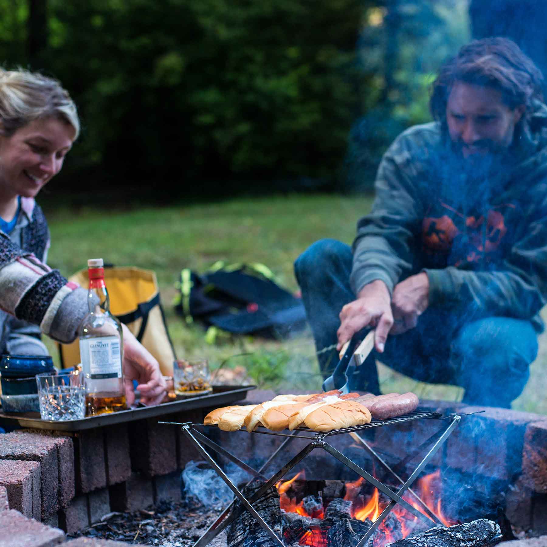 Foldable campfire grill