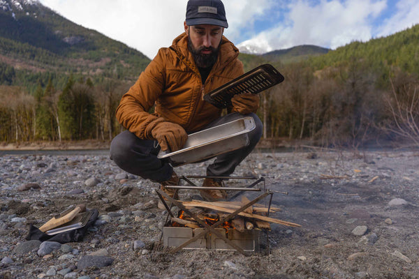 Versatile campfire cooking set