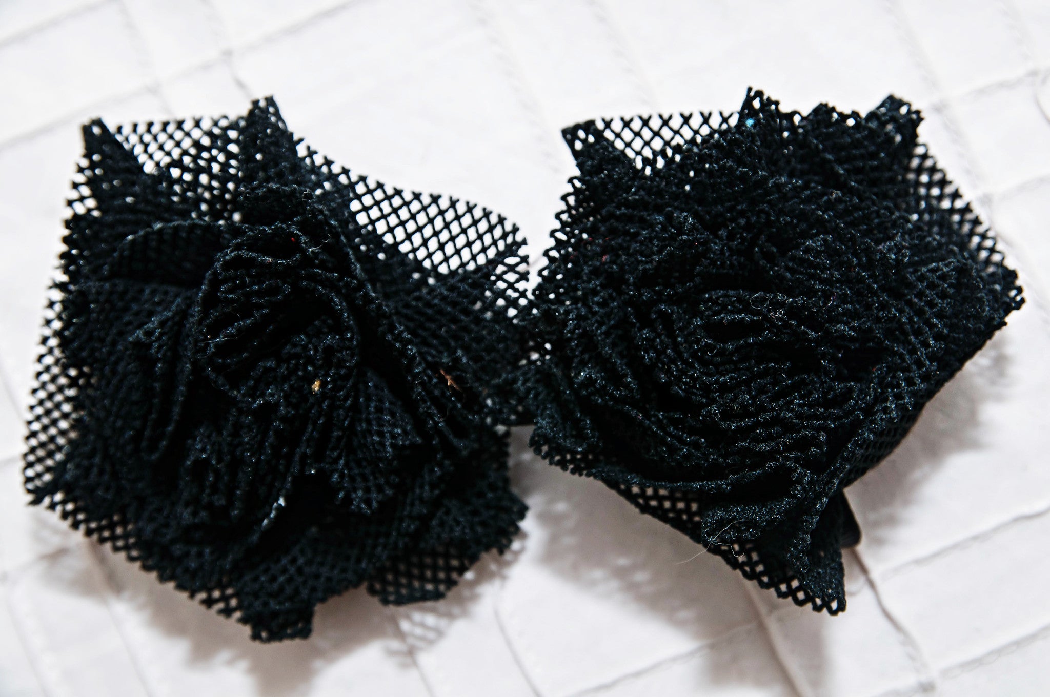 MESH ROSETTE CLIP