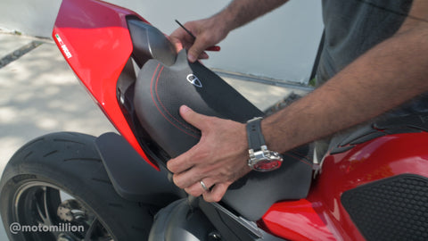 Removing Seat from Ducati Streetfighter V4S