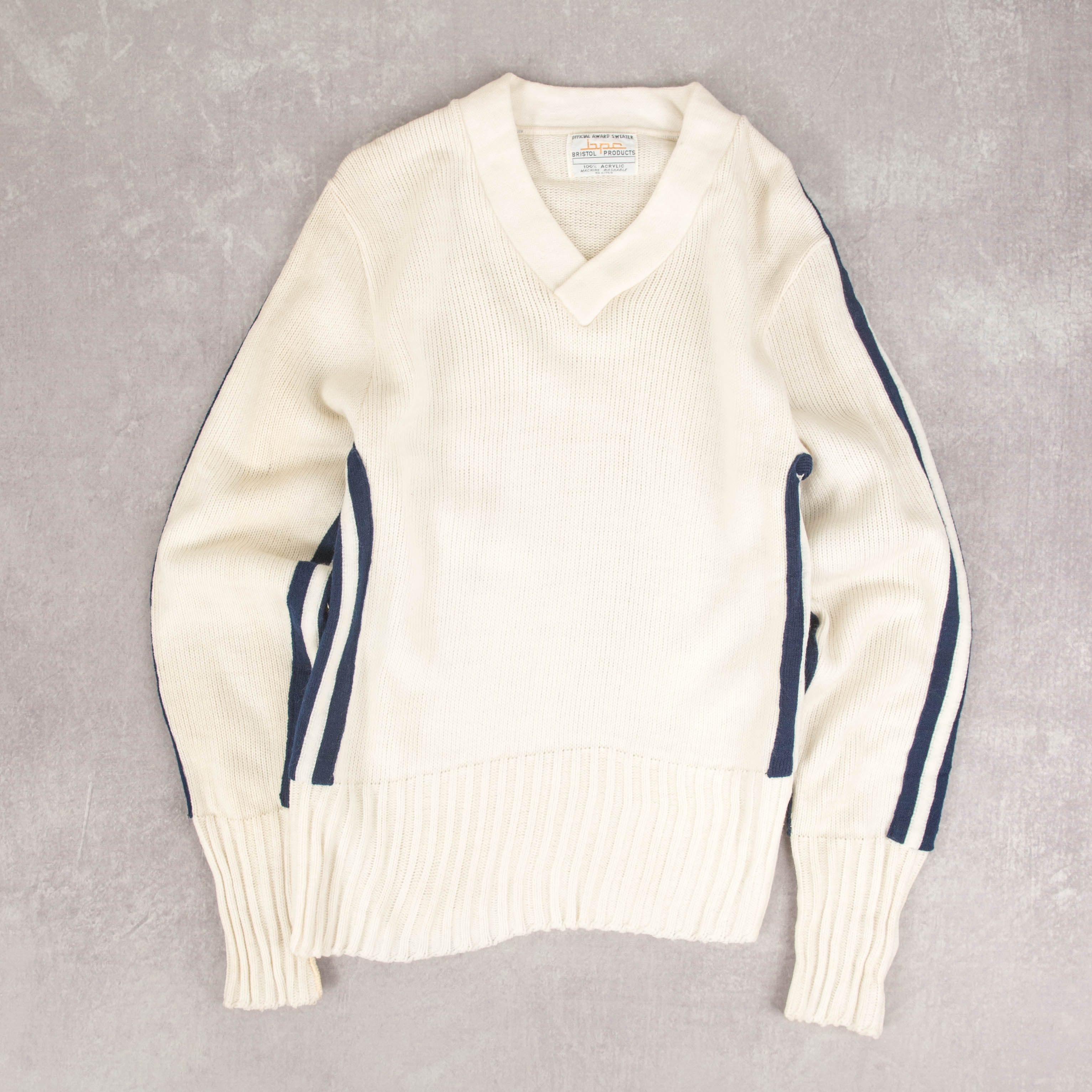 image of WOMEN'S VINTAGE 1970S COLLEGE V-NECK KNITTED JUMPER - MEDIUM