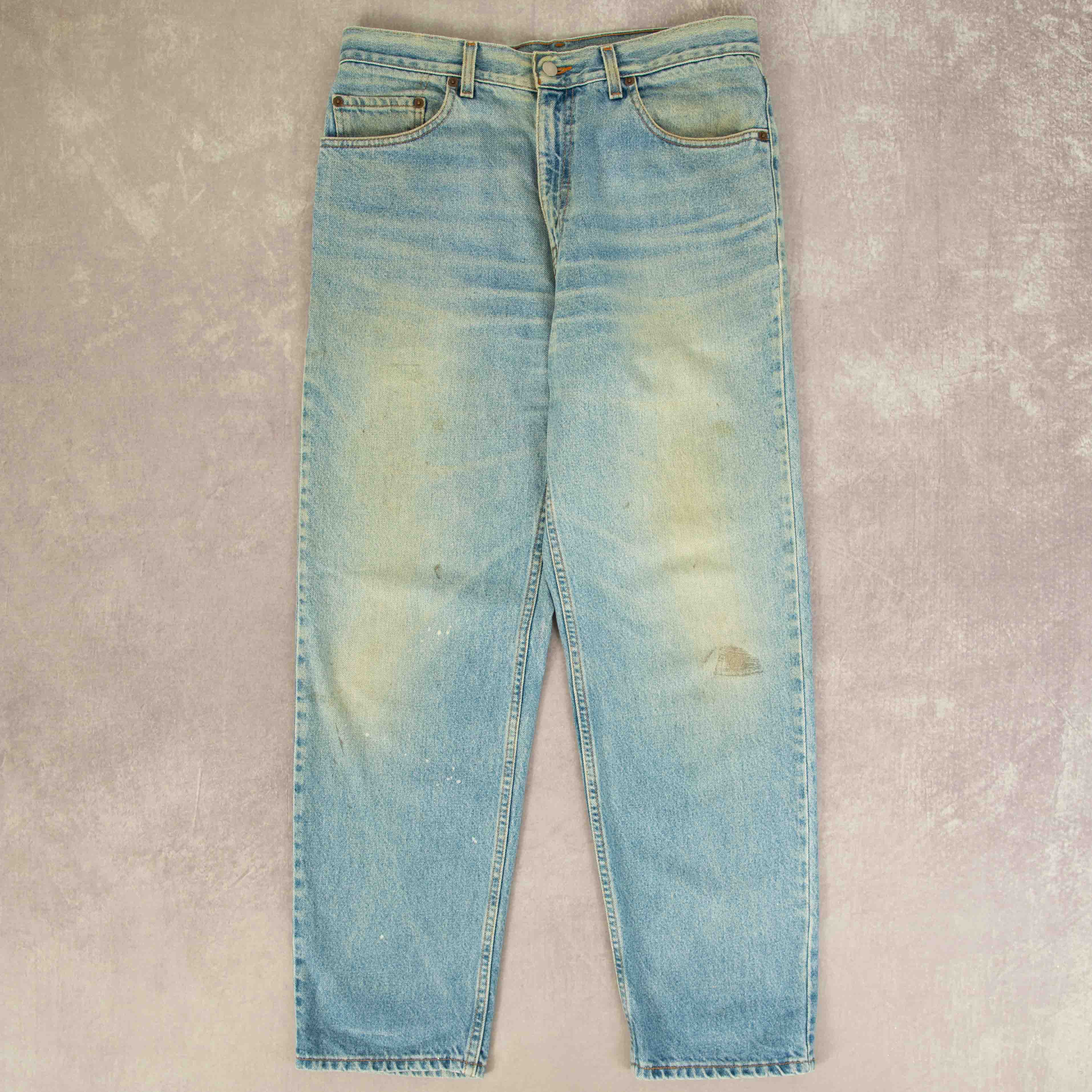 image of MEN'S VINTAGE 2001 LEVI'S RELAXED STRAIGHT FIT JEANS - W32 X L30