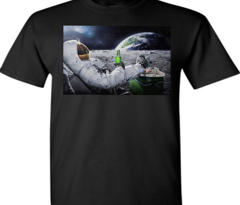 EXCLUSIVE TEE/T-SHIRT! Astronaut Moon 