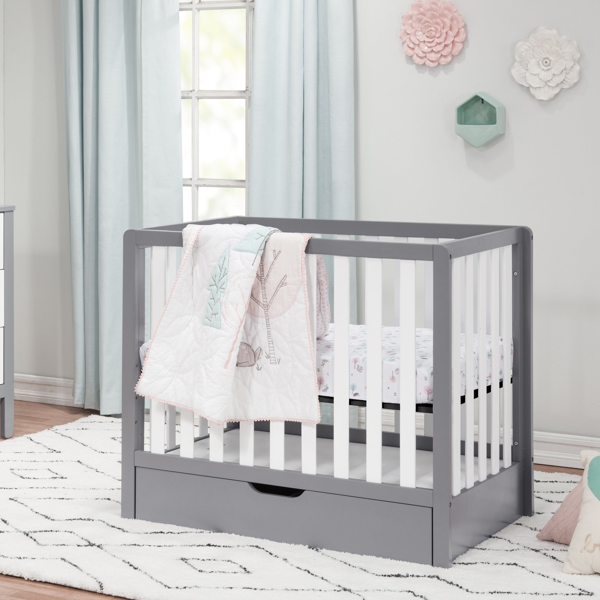 Carter's Colby 4in1 Convertible Mini Crib with Trundle DaVinci Baby