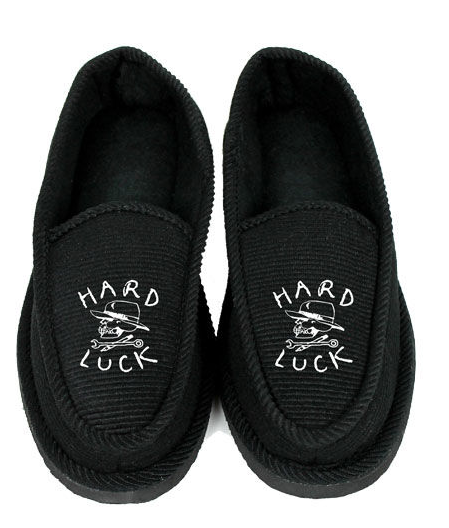 black house slippers