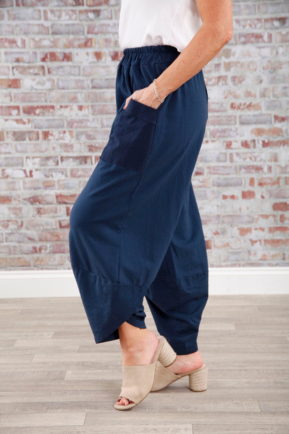 Navy Cara Cocoon Pants - M