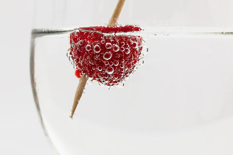 refreshing raspberry in water