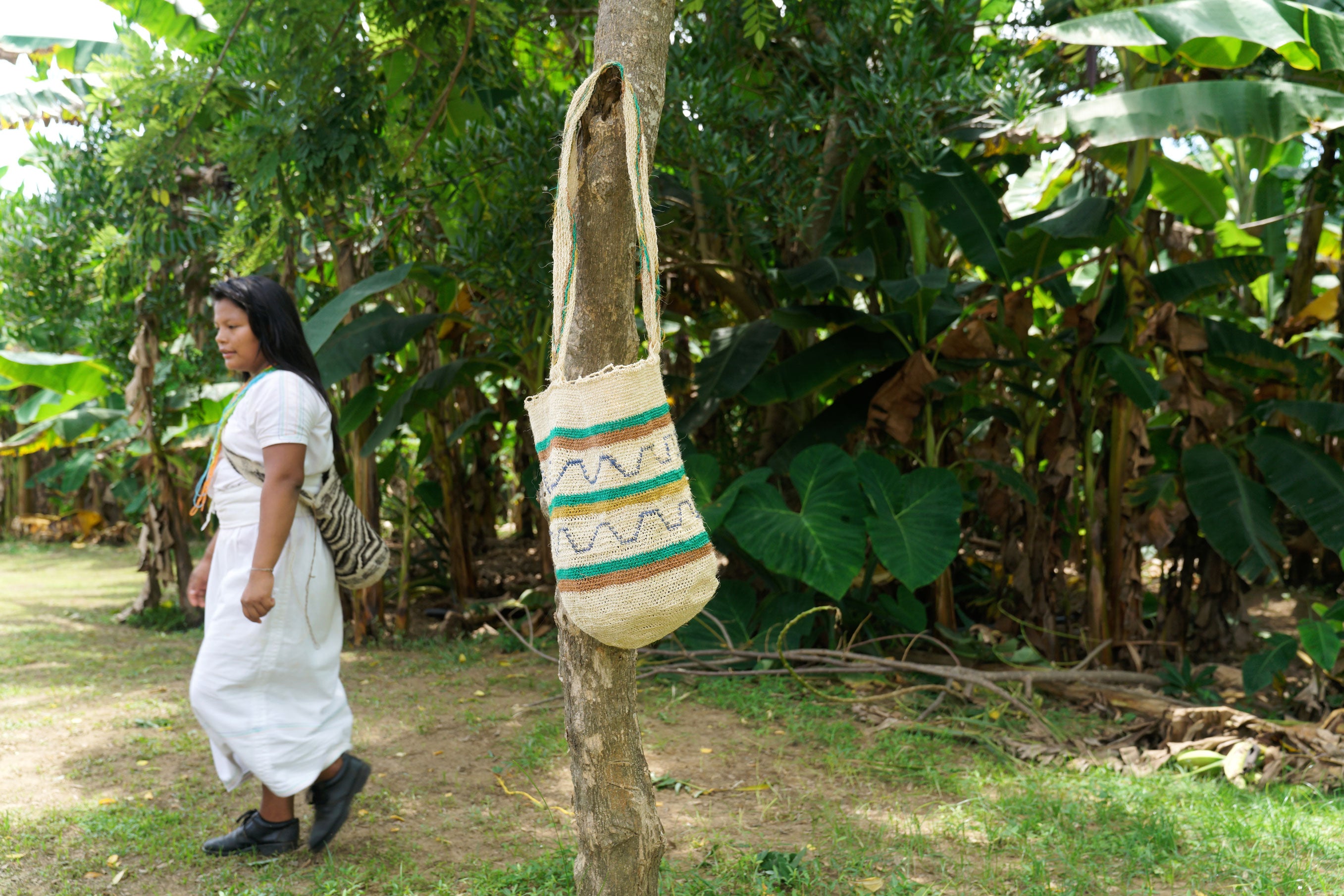 Robaina Tobacco Farm Worker | Stories + Objects Online Travel Magazine