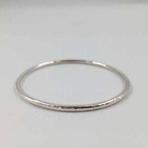 Zoe Porter Silver Hammered Bangle / Slim