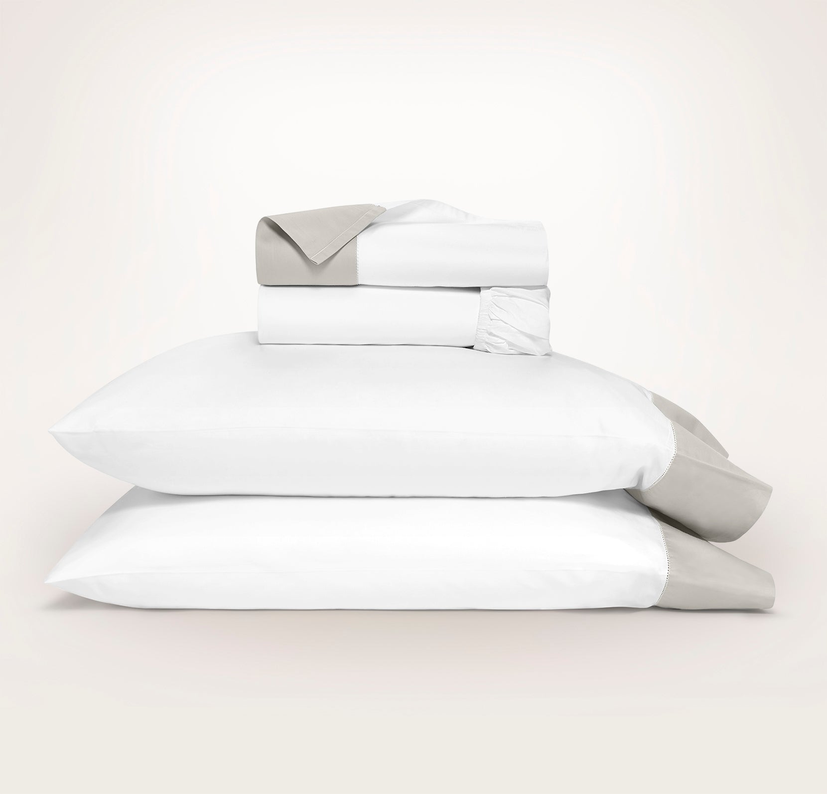 Signature Hemmed Sheet Set in White/Pewter Colorblock