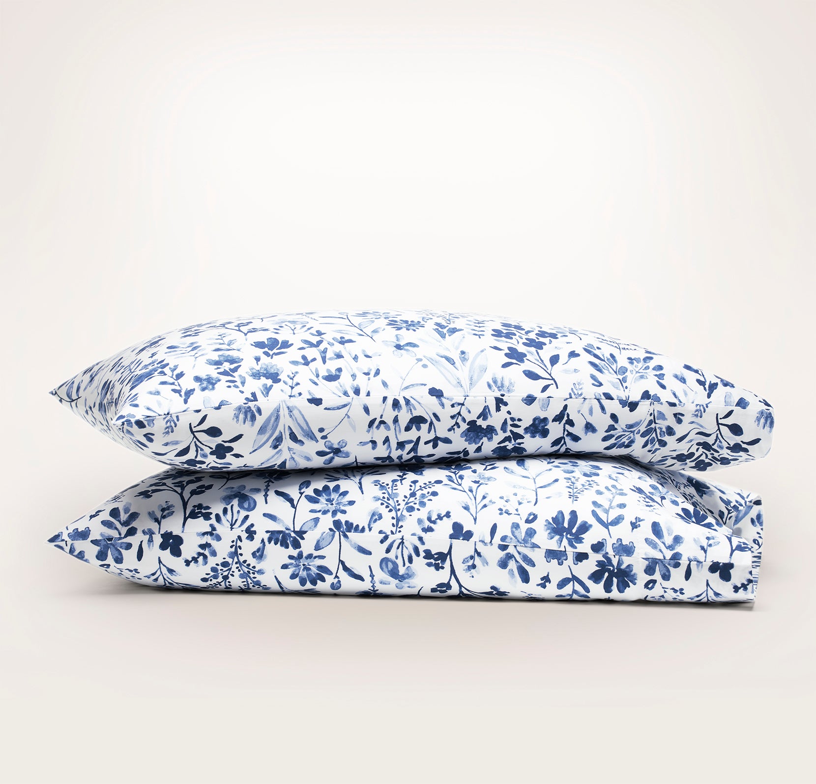 Signature Hemmed Pillowcase Set in Navy Botanical