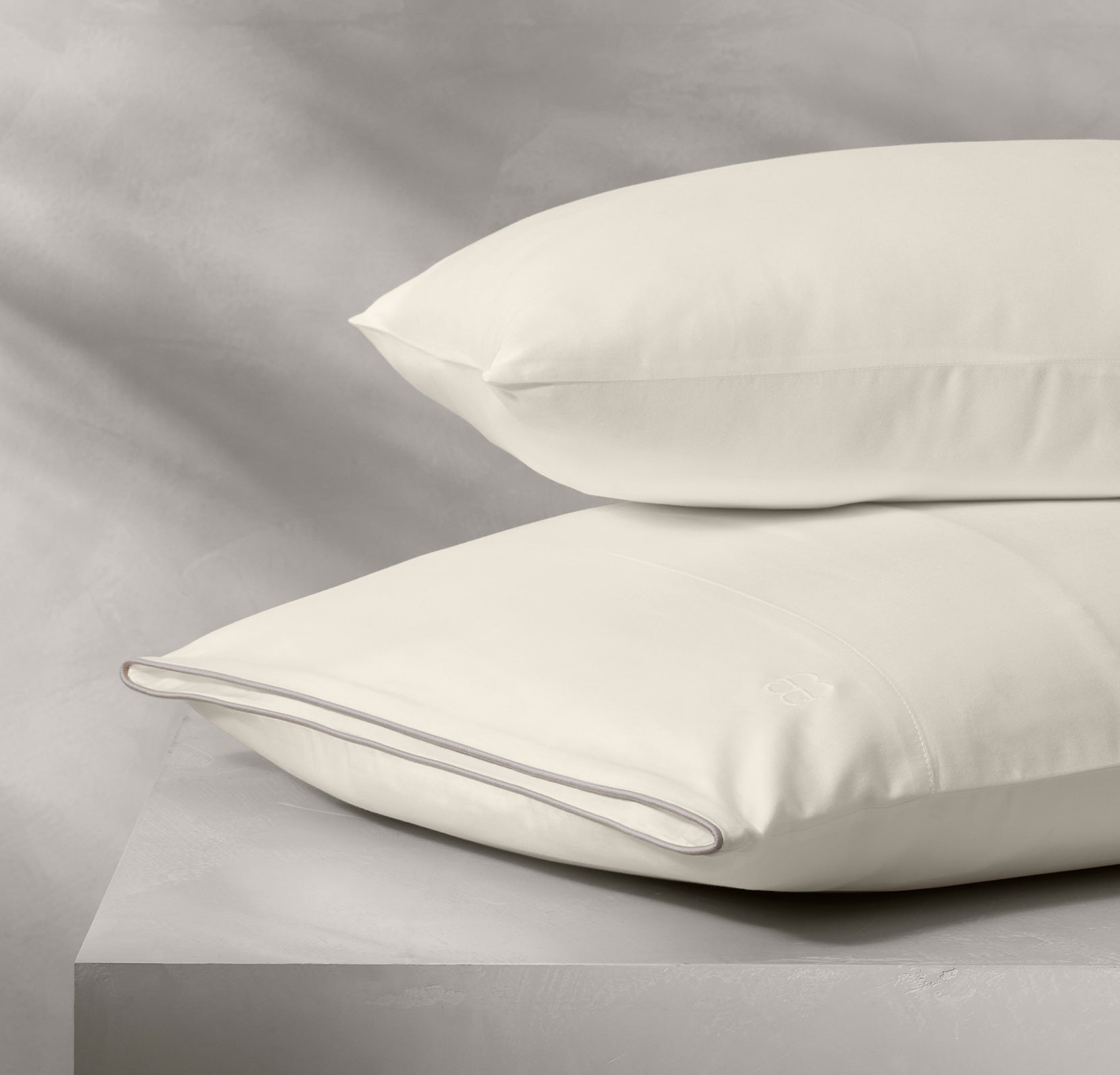 Reserve Embellished Pillowcase Set in Cream/Oak Piped Edge