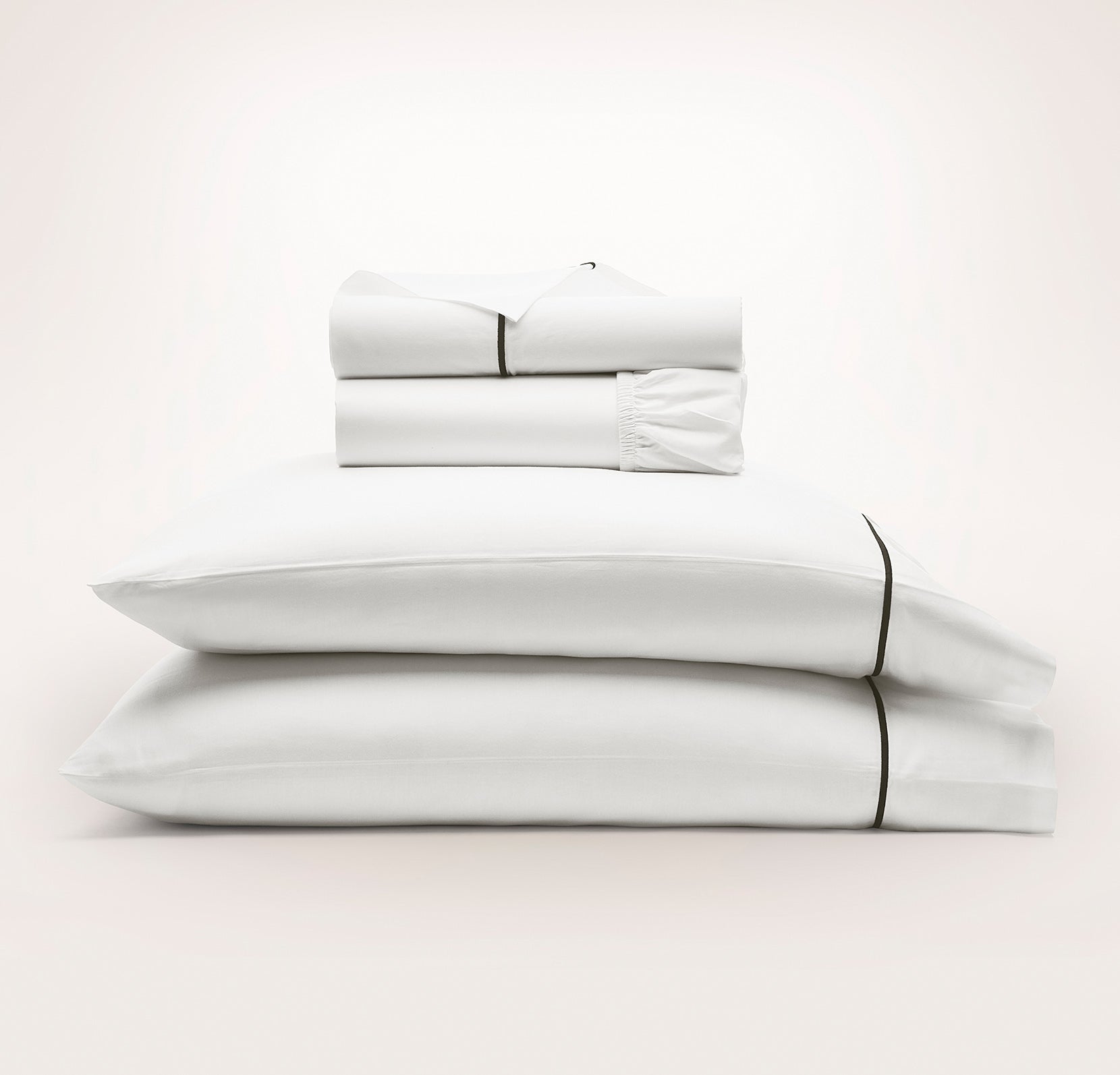 Signature Embellished Sheet Set in White/Night Embroidered