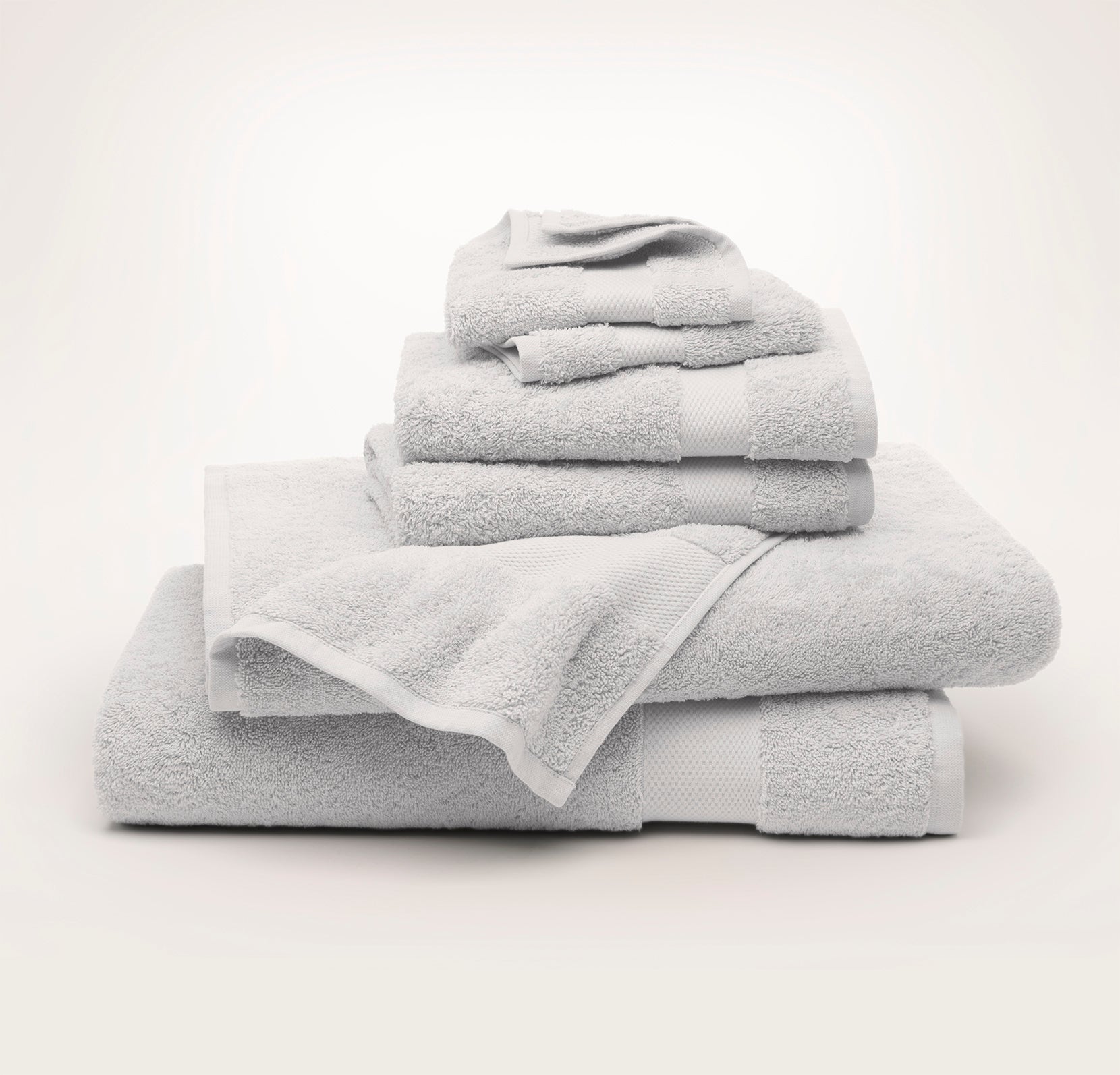 What is the Difference Between a Luxury Bath Towel & Bath Sheet?