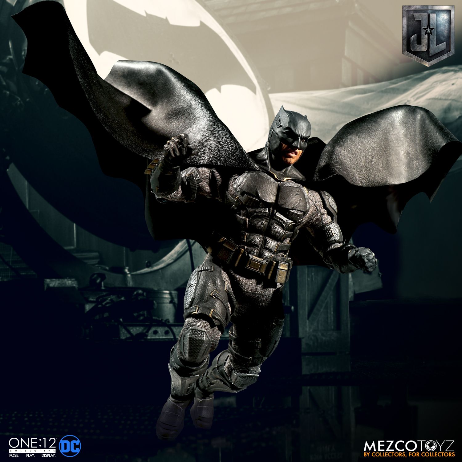 Mezco One:12 Collective Justice League - Tactical Suit Batman – Xavier Cal  Customs and Collectibles