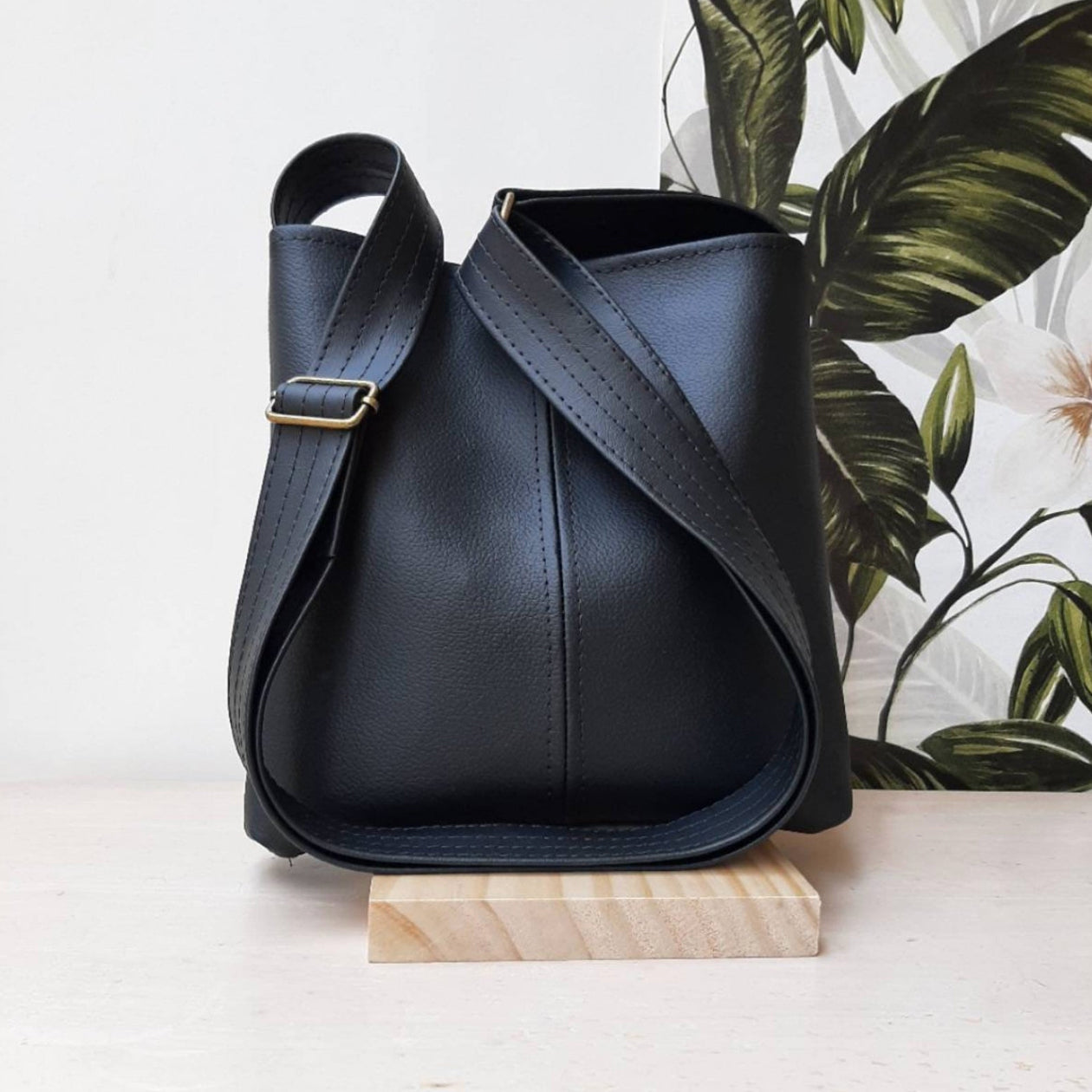 Vegan Leather Bag: Ethical and Eco-friendly Bags – OwnMuse
