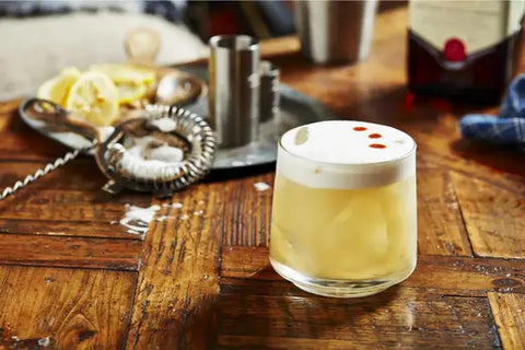 8 Loại Whisky Cocktail Sẽ Làm Bạn Trở Thành Người Sành Rượu
