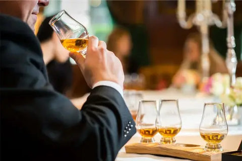 Những Điều Cần Mong Đợi Trong Trải Nghiệm Nếm Rượu Whisky 