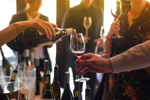 Rượu Vang: Cách Uống Vang Như Người Chuyên Nghiệp
