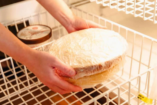 Thành Thạo Nghệ Thuật Làm Bánh: Món Bánh Gato Thơm Ngon Tròn