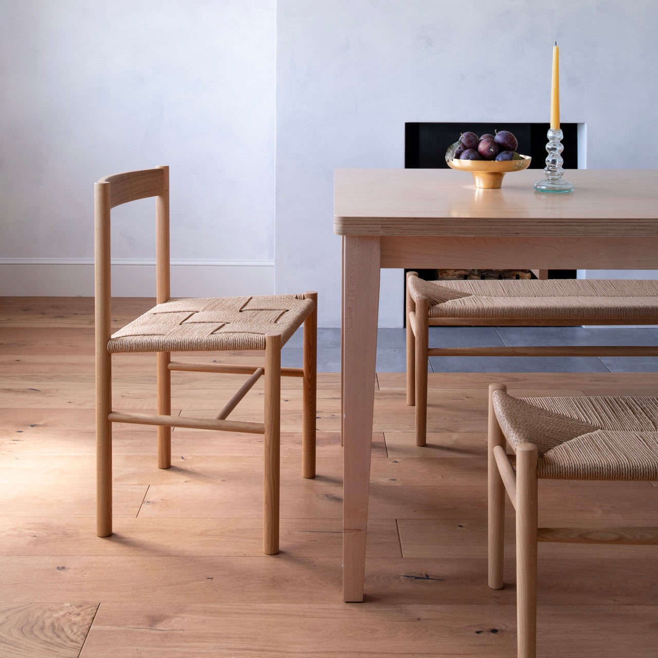 FDB Mobler J83 Bench:: Lacquered Oak::Hover