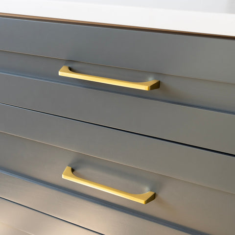 How-To: Choose Cabinet Hardware – Schoolhouse