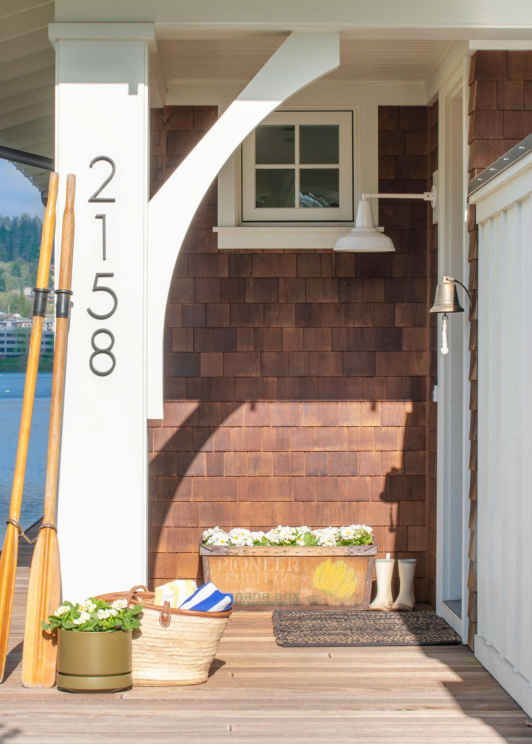 Front entryway at house boat.