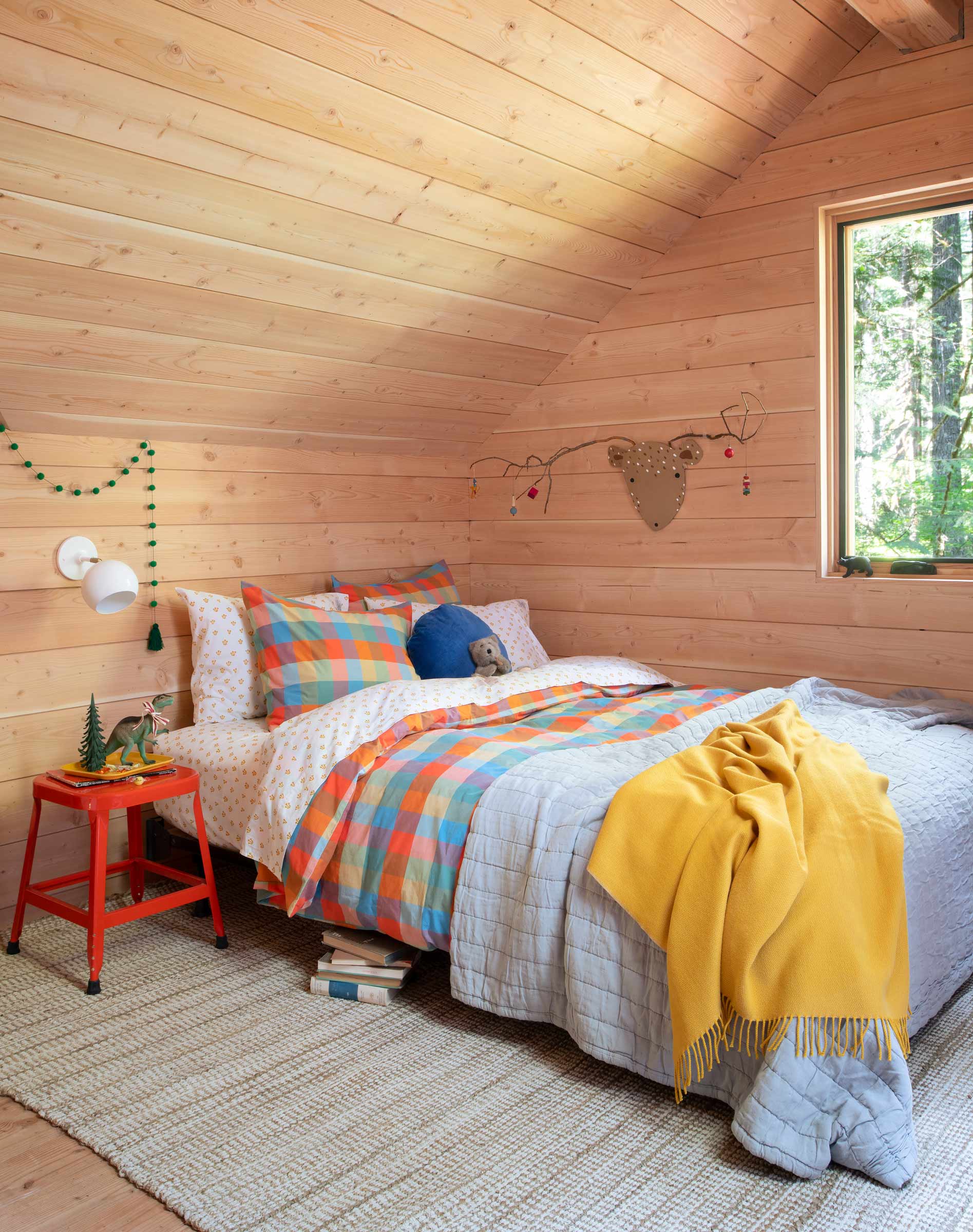 Kid's bed in a cabin