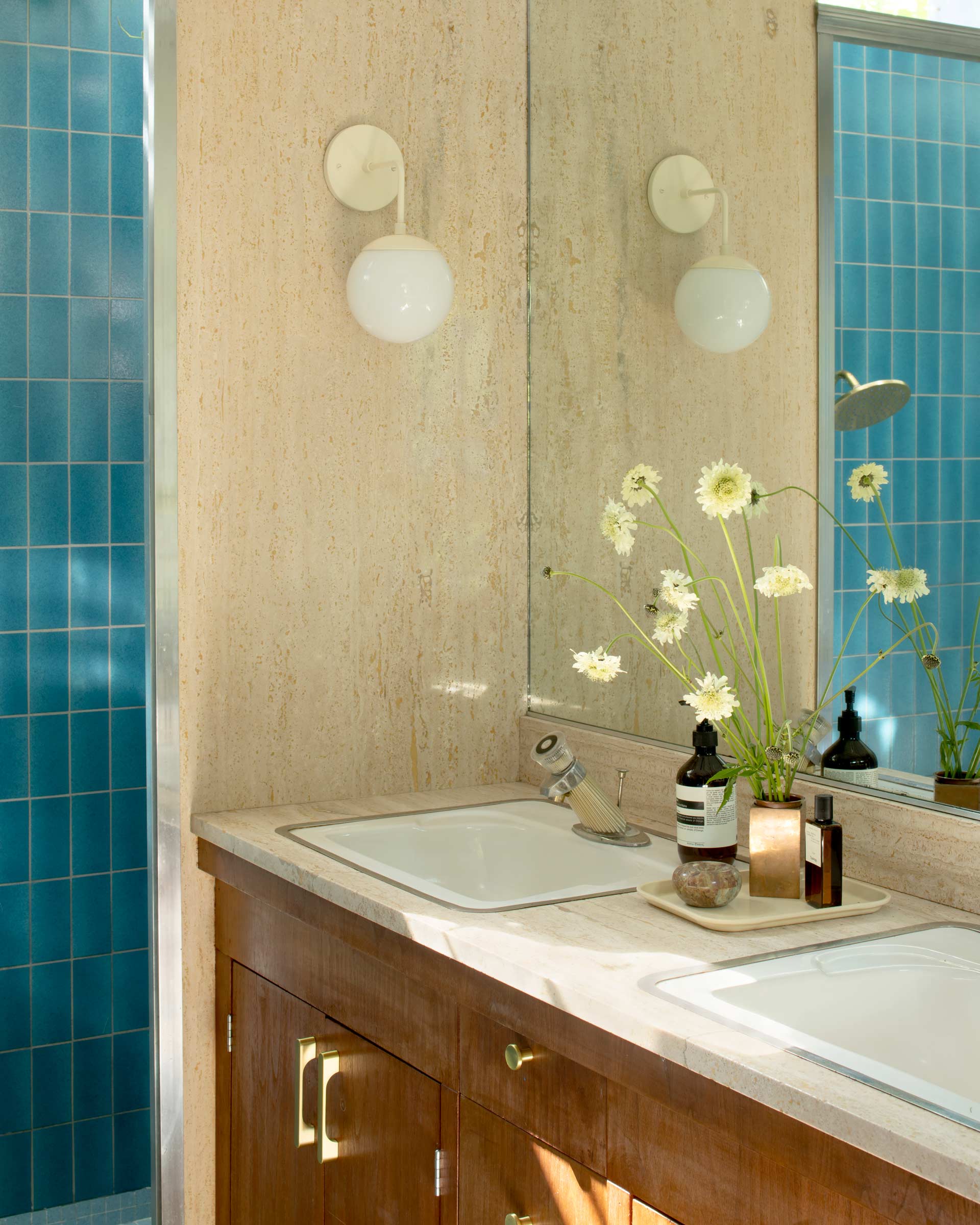 Luna wall sconce in a bathroom.