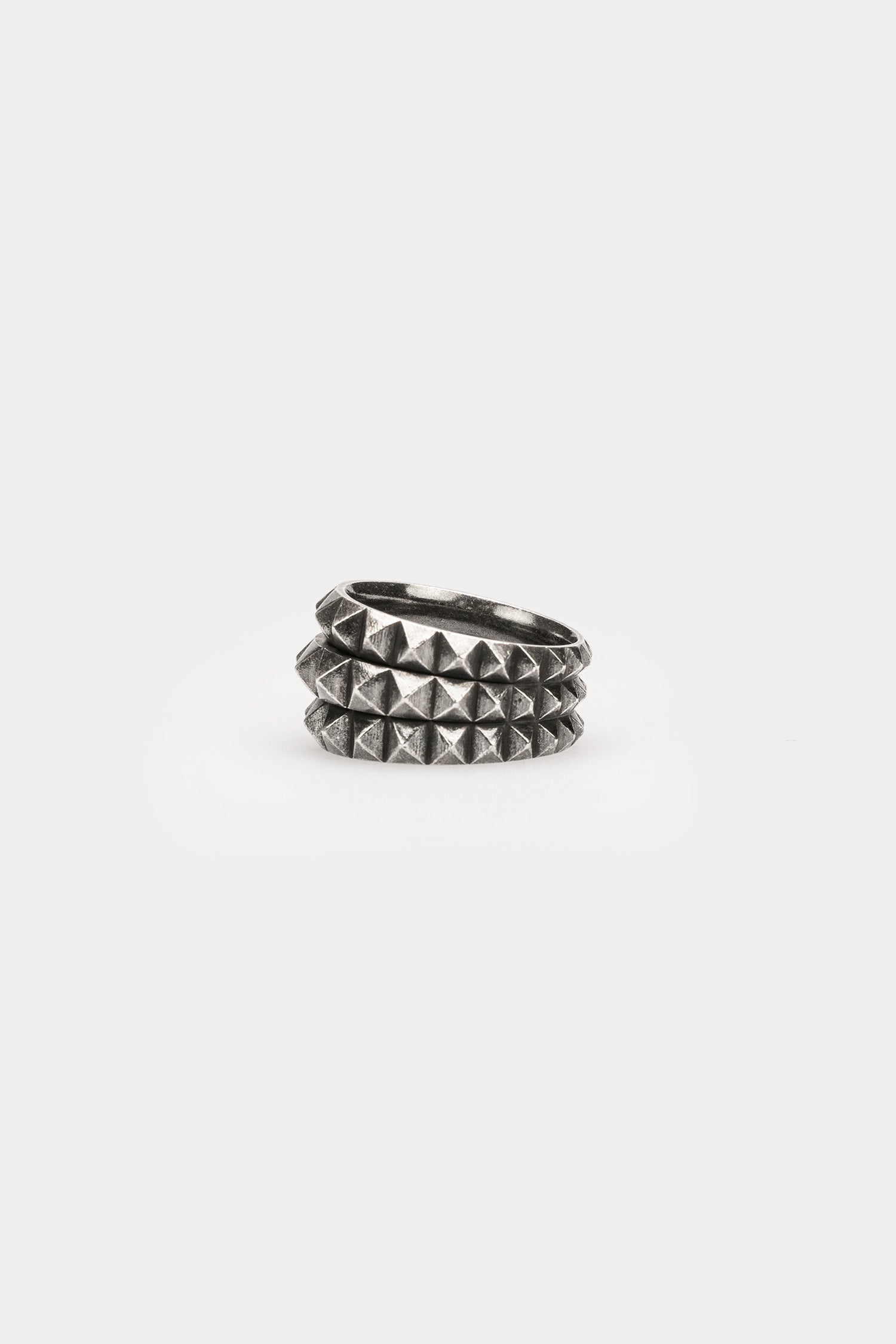 Leony | Tripple studded ring – ORIMONO.eu