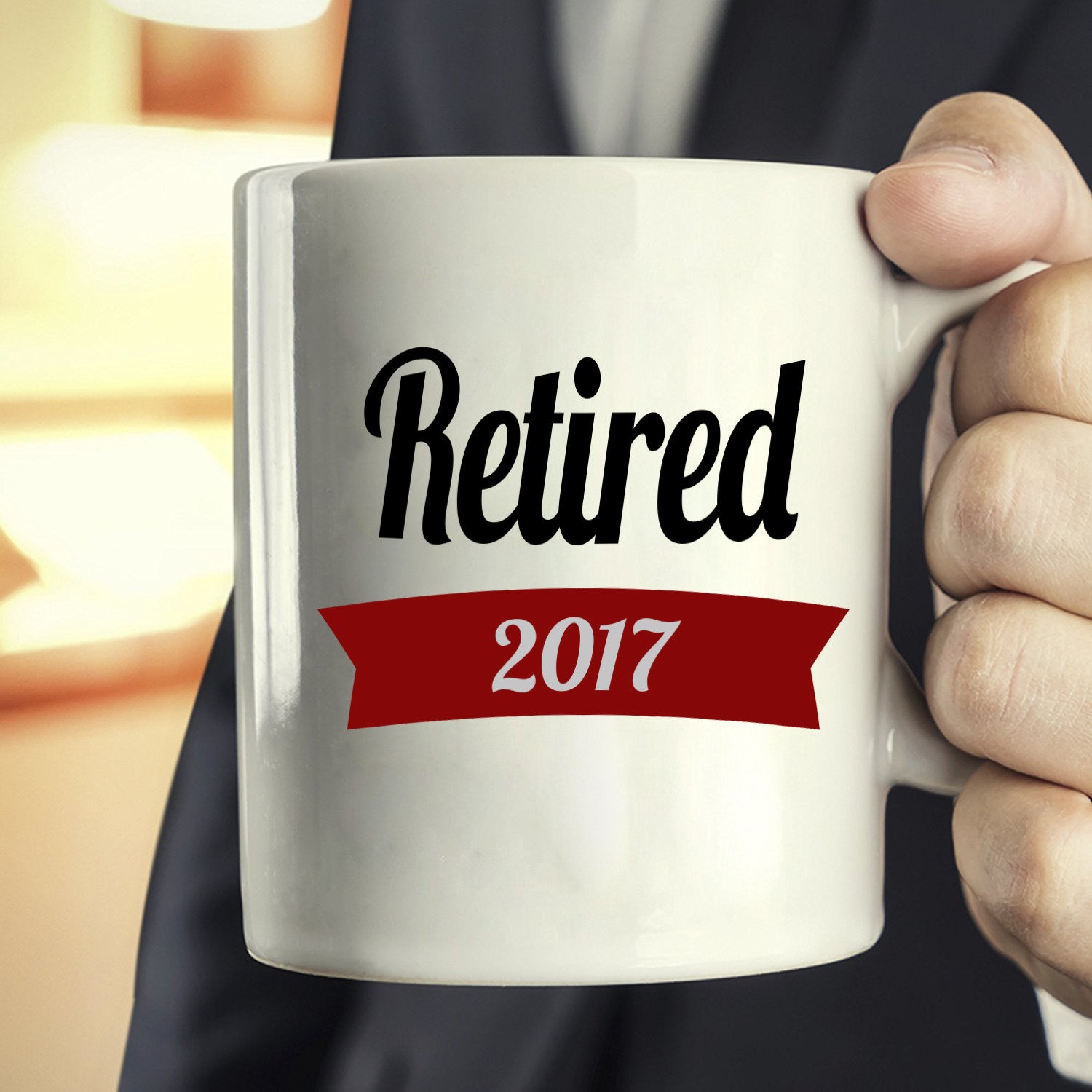 Best Retirement Gifts For Men / The 3 Best Retirement Gifts for Men that I Recommend ... / Filled to the brim (ha, get it?) with funny advice and retirement essentials, it is a lighthearted gift that the retiree in your life will find hilarious after an eternity of working.