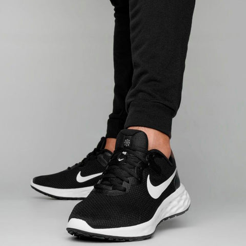 ▷ Nike Tenis Revolution Negro/Blanco, para Hombre