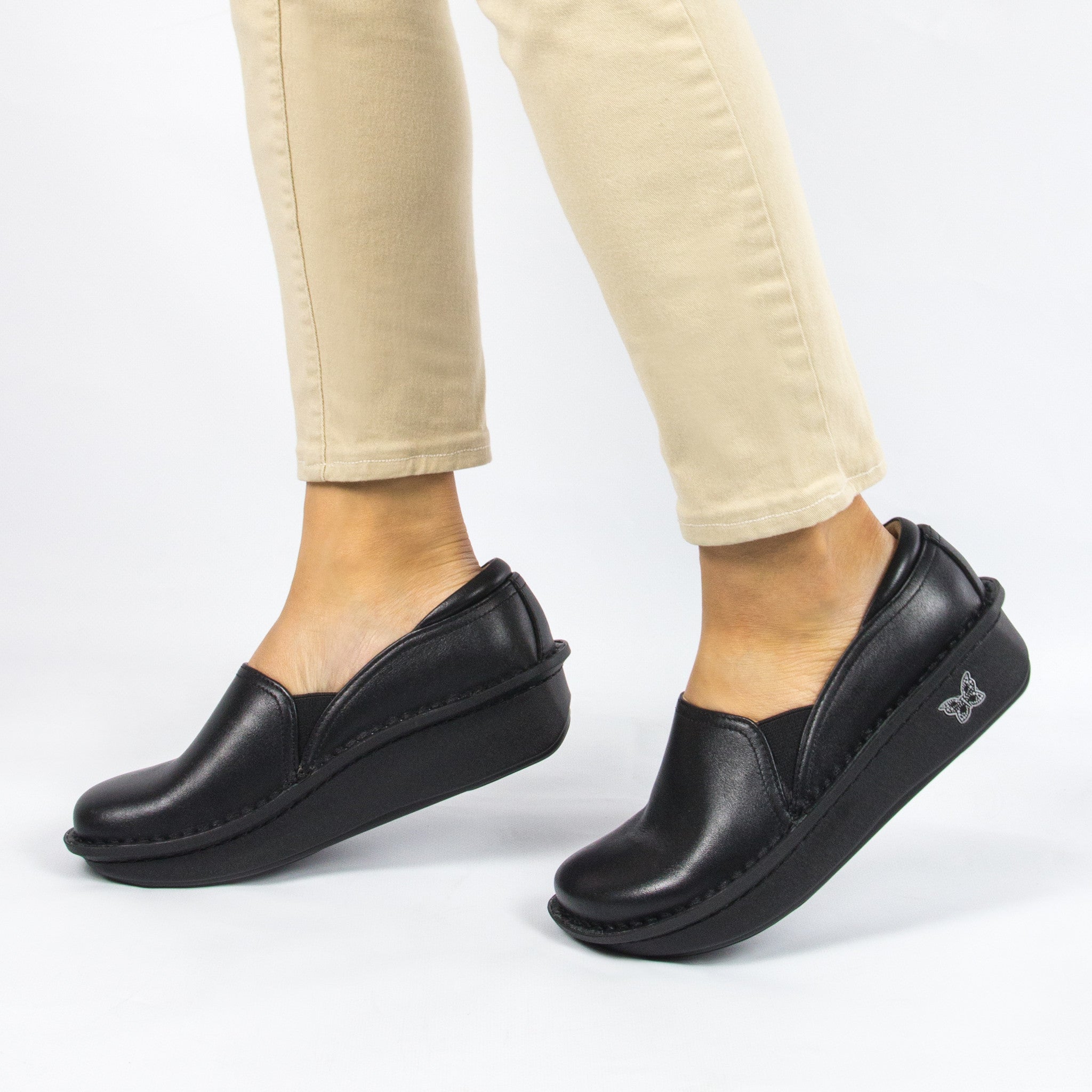 alegria debra slip on