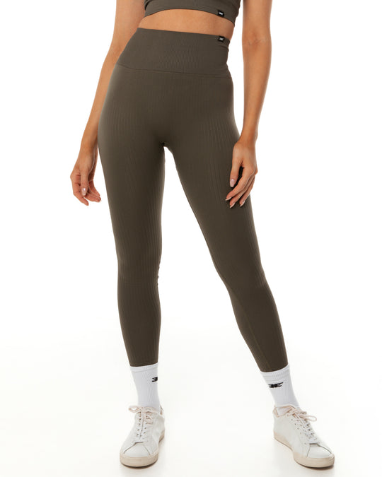 Ribbed Seamless Leggings - Fudge – Elite Eleven