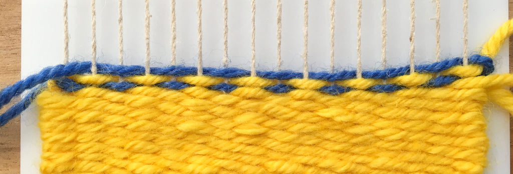 How to weave dots on a little loom.