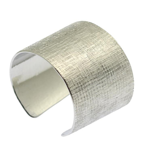 Stylish aluminum cuff bracelet featuring a unique woven linen design, ideal for both casual and formal occasions