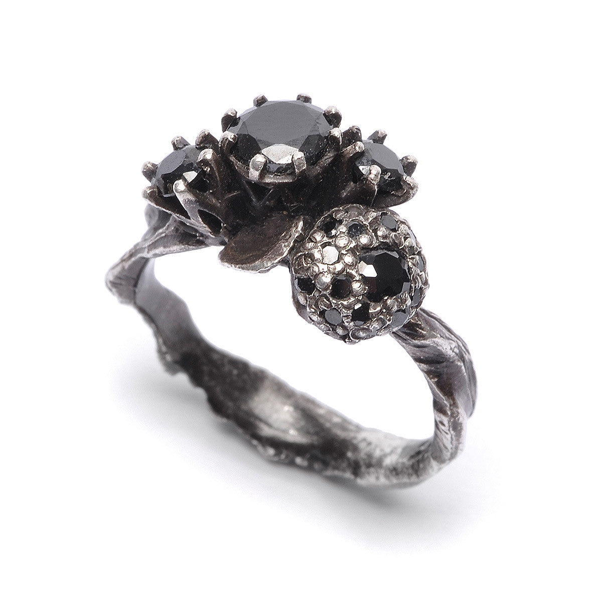 BLACK RING | JULIA deVILLE