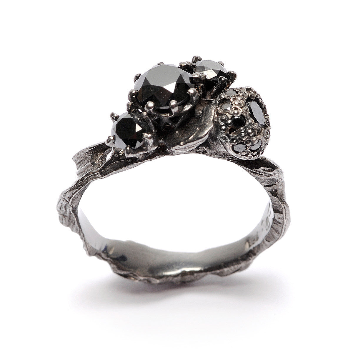 BLACK RING WHITE GOLD & BLACK DIAMONDS | JULIA deVILLE