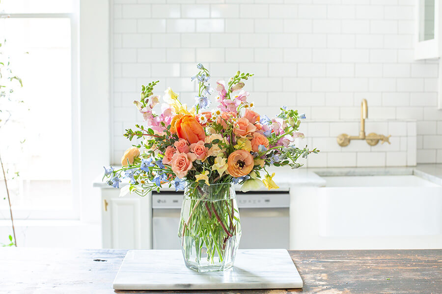 Eye-catching Vase Designs For Your Flower Arrangements
