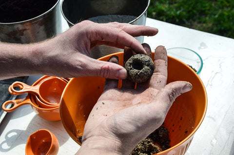 making dimple in seed bomb