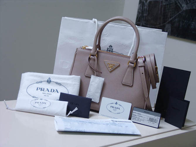 prada borsa a mano saffiano lux