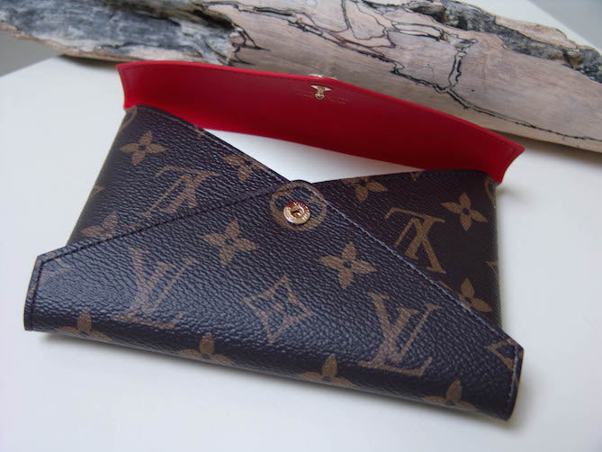 Louis Vuitton Kirigami Pochette Review  What Fits & Is It Worth It? 