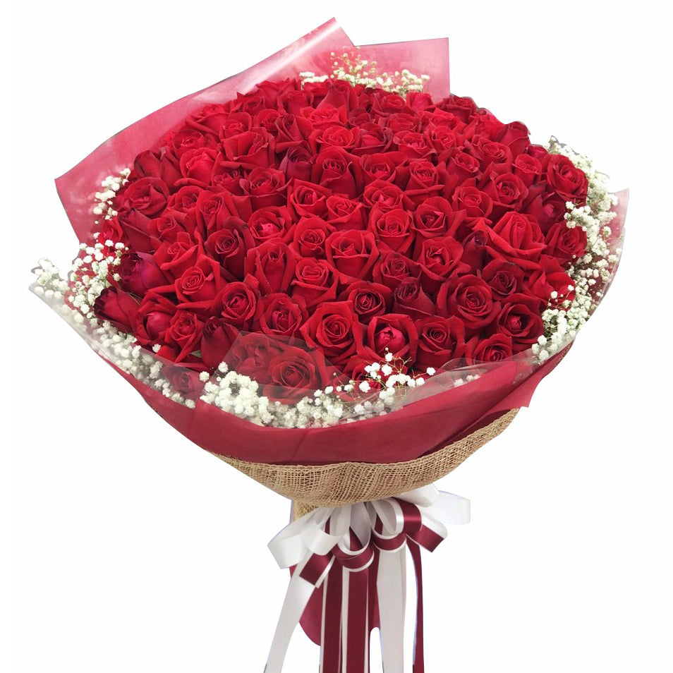 100 Red Roses Bouquet with gypsy – April Flora