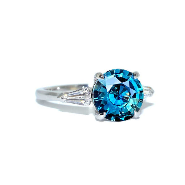 Bespoke sapphire diamond engagement ring | Sydney jeweller Lizunova