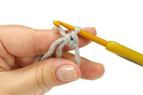 Crocheting the magic ring
