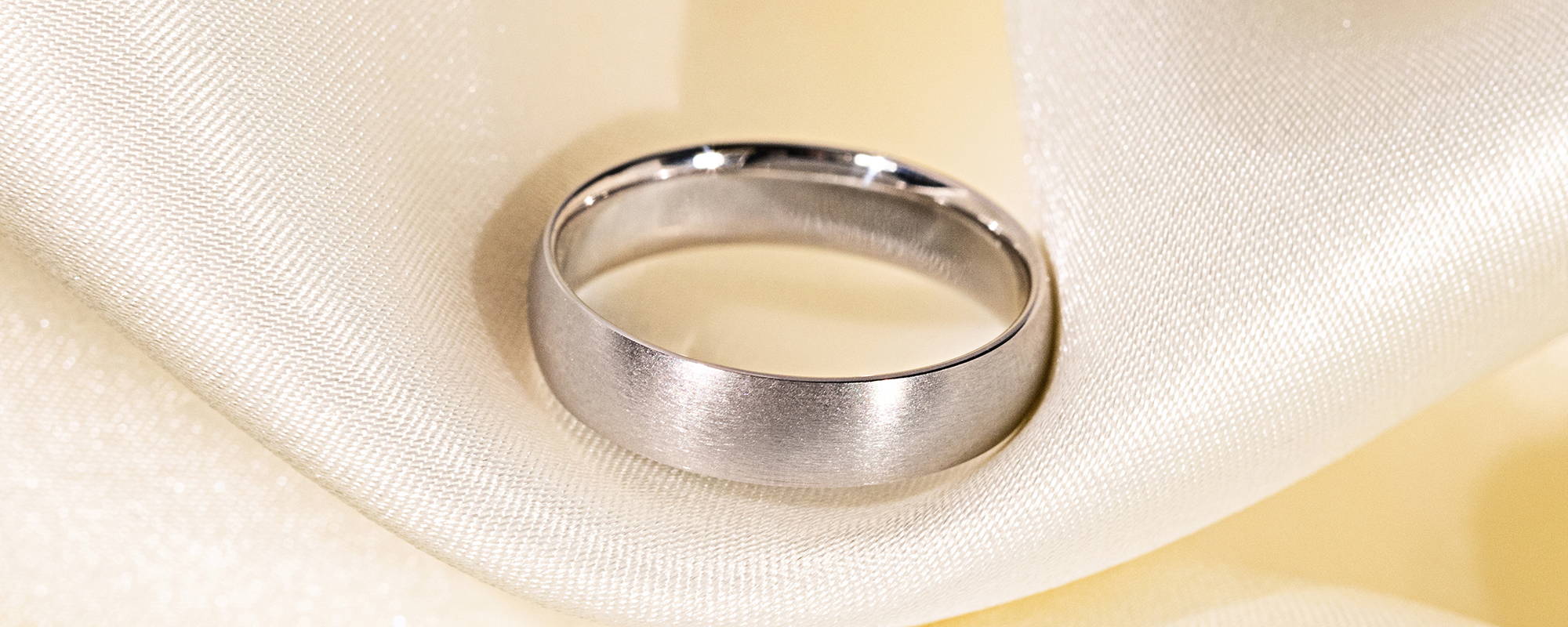 most popular men's wedding bands 2020