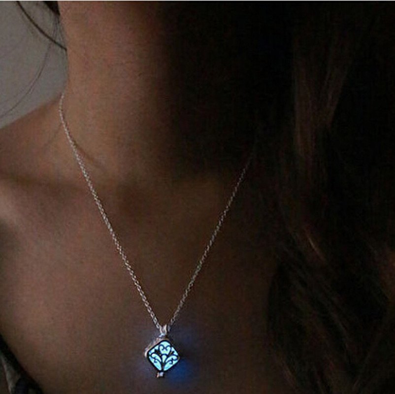 glow in the necklaces